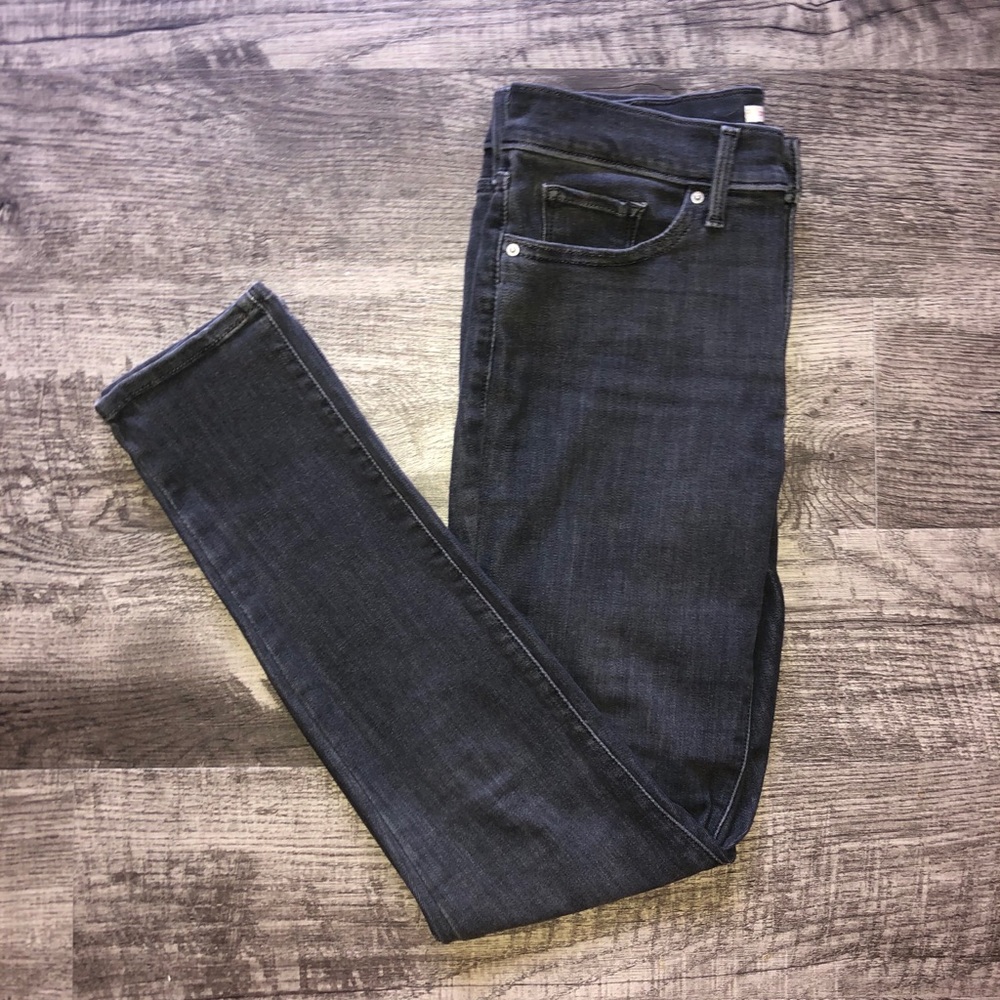 Levi’s 311 Shaping Skinny Jean 🖤